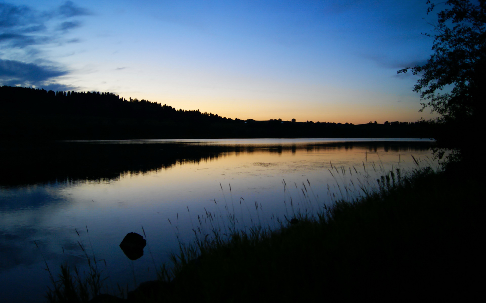 校园足球组建学生解说团打造赛事传播新形式,学校足球队解说词